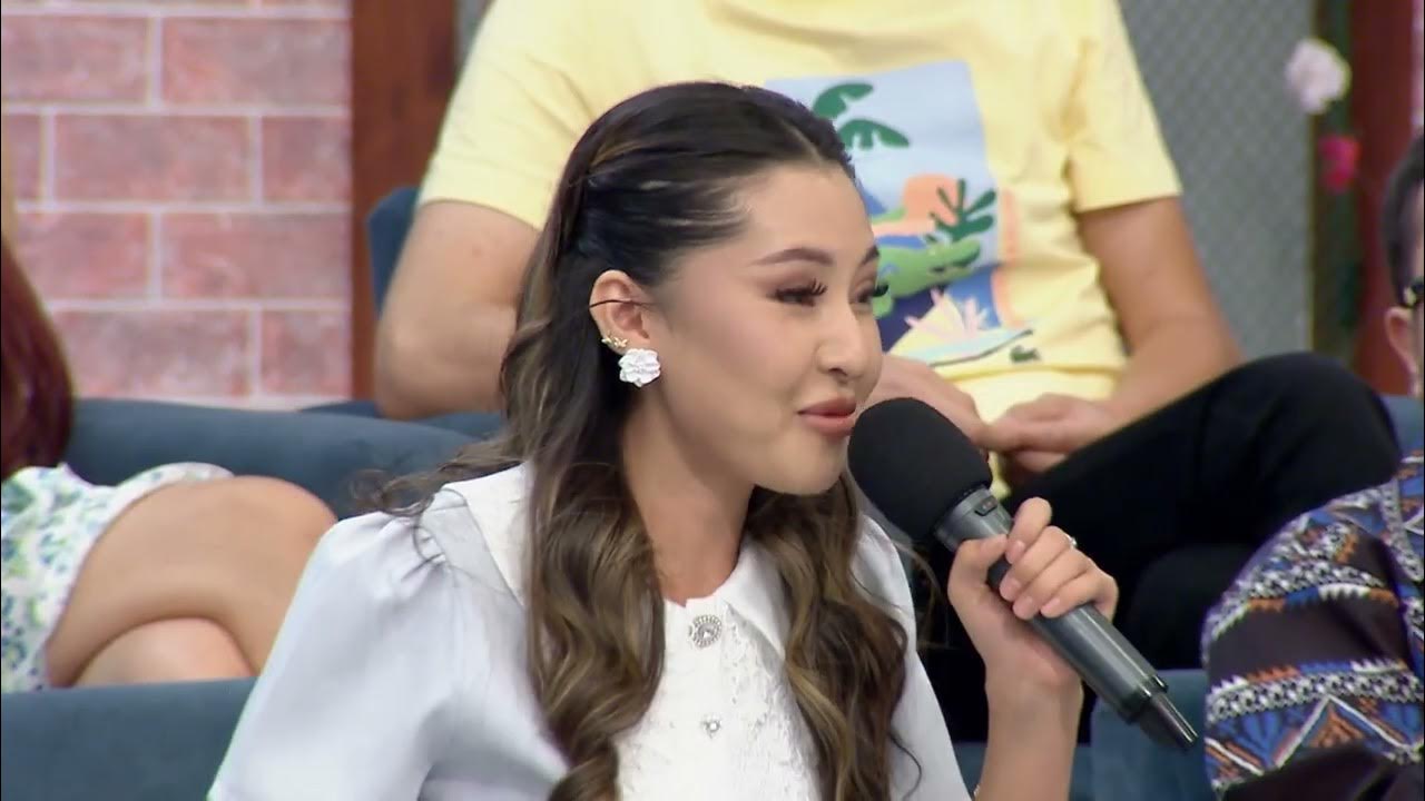 Легинс, колготки және юбка киген трахты қараңыз Кеудесі 5 өлшемді бейне