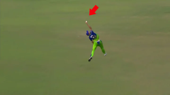 20 Shocking One Handed Catches In Cricket Ever 🦅