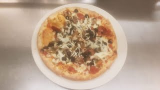 Pizza Shumë E Shijshme - Përgaditur Nga Restaurant Italian Në Shba Në Bashkpunim Me Kuzhinën Tonë