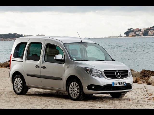 2017 Mercedes-Benz Citan 109 1.5 CDI BlueEfficiency Traveliner - Start up  and in-depth tour 