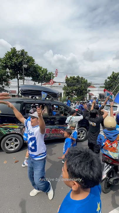 JOGET TELOLET JUARA DEUI BARENG TCI “BLACK SHARK” & RIBUAN BOBOTOH SAAT KONVOI PERSIB B2B
