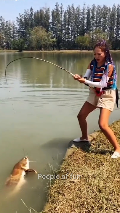 Dangerous fishing girl catching fish 🐟🐟..#shorts #facts #amazingfacts