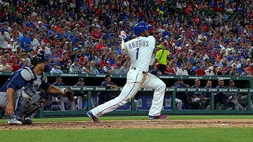 SEA@TEX: Andrus lines an RBI single to right field