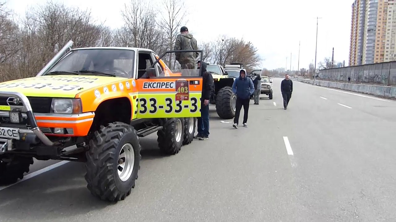 Звук авто едет