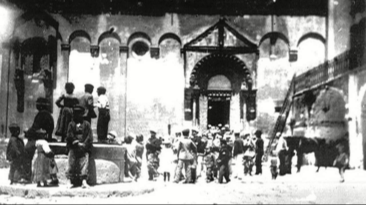 Gruppo folk dei 2 Sassi - Matera - brano La trikkieska