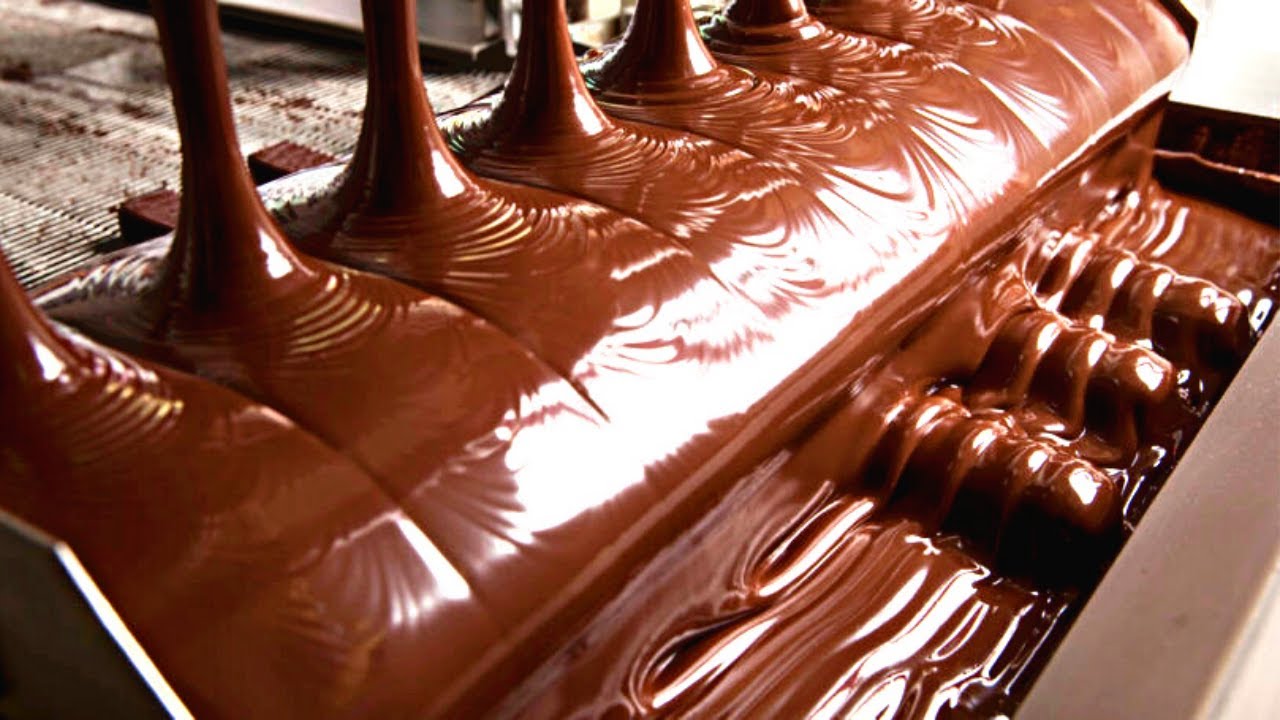 Chocolate in Factories | HOW IT'S MADE - YouTube