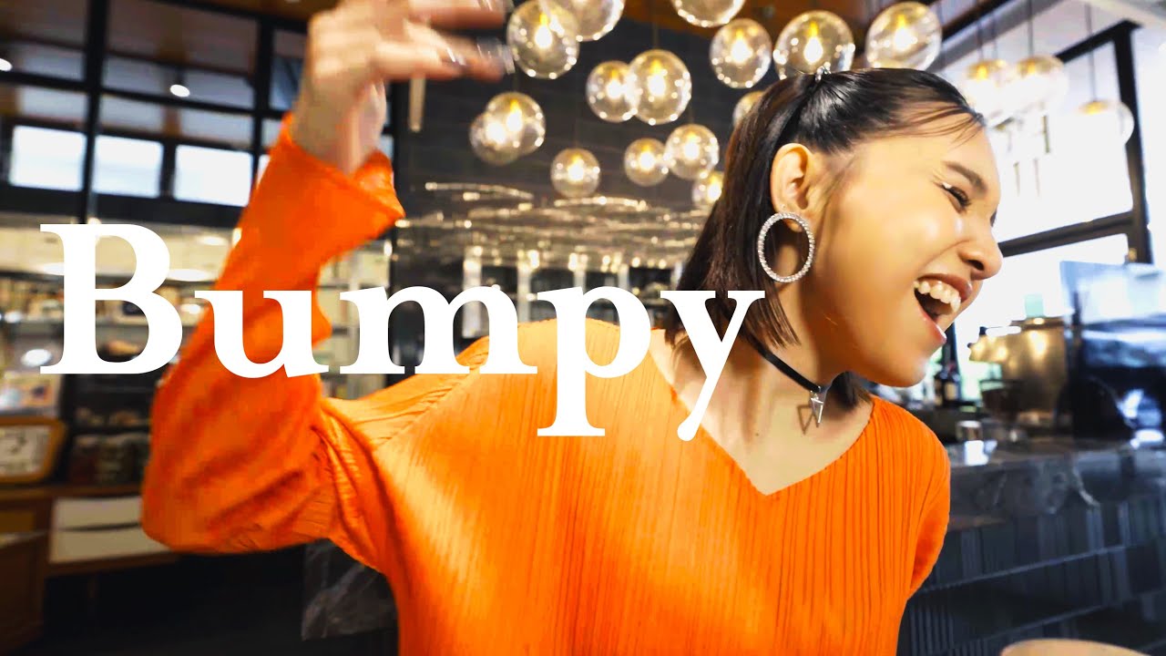 在 YouTube 上观看 Beverly / Bumpy