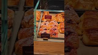 Inside the World’s Largest Starbucks – A Coffee Lover’s Dream in Chicago! ☕✨ Inside the World’s Largest Starbucks – A Coffee Lover’s Dream in Chicago! ☕✨