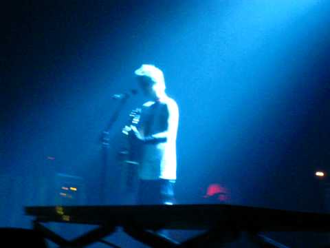 30 seconds to mars HD - buddha for mary & echelon & oblivion (acoustic) - live, Barcelona 2010