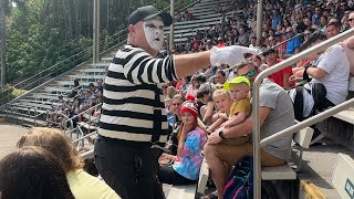 Tom the Seaworld Mime: A MustSee Performance