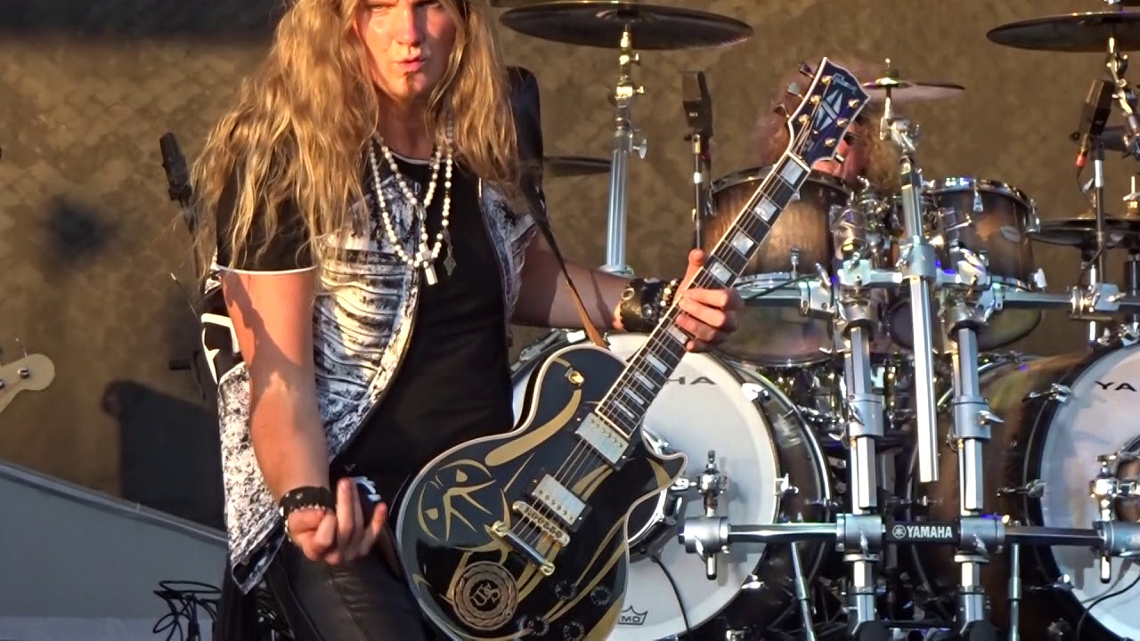 Whitesnake Dueling guitars