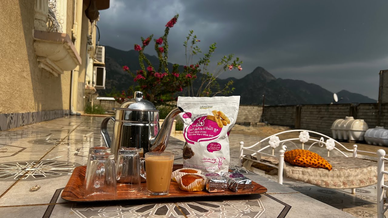 فطورنا خبز في التنور😍تنظيف استقبال ضيوف الجمعة🤍وكرك وكيك تحت المطر 🌧️