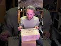 J’ouvre une caisse très spéciale, tout droit venue du Clos de Tart 🍇