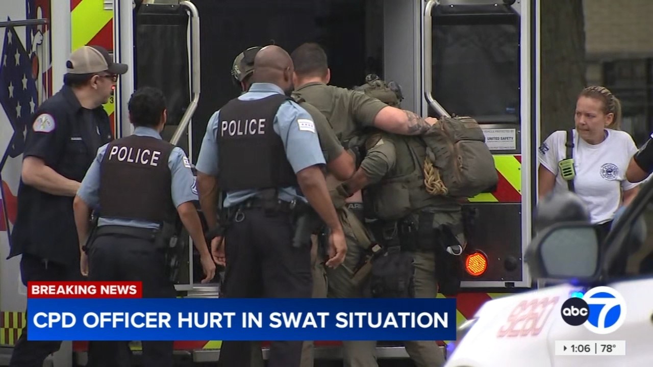 Chicago police officer, 1 other hurt amid SWAT investigation in Albany Park, CFD says