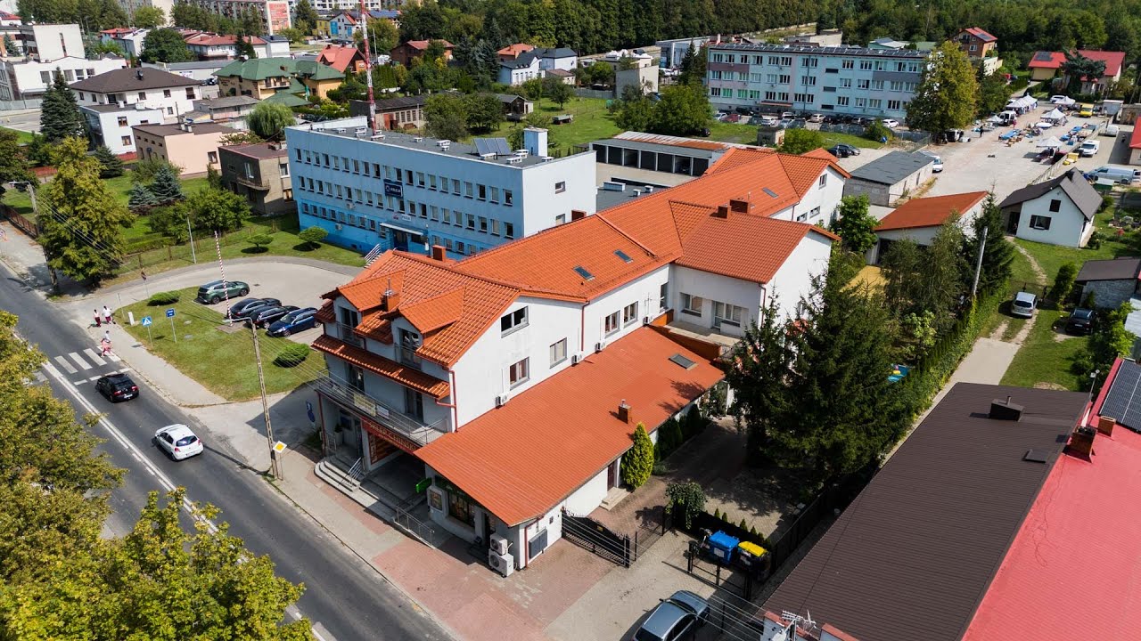 Nietypowy dom w centrum miasta, który na siebie zarabia - Dom - Sprzedaż - Szydłowiecki, Szydłowiec