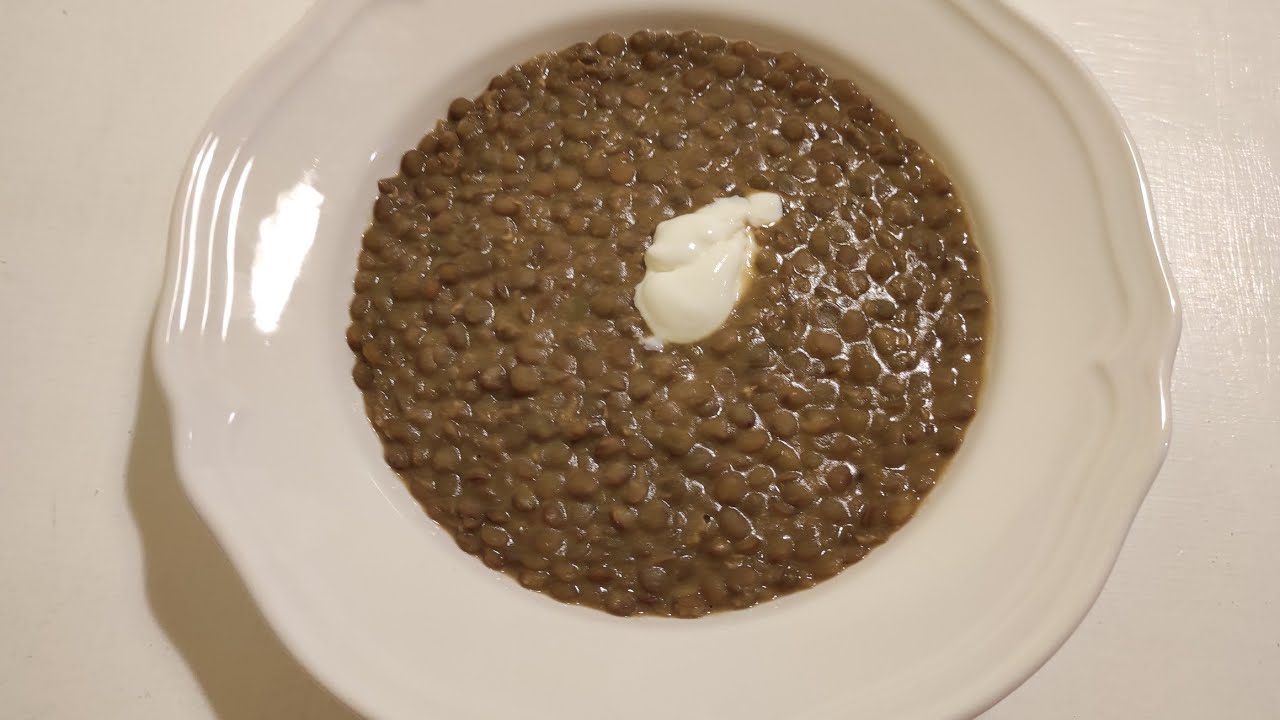 Lencsefőzelék tejföllel