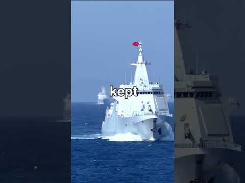 لحظات متوترة عندما تتحدى زوارق فنزويلية سفينة أمريكية