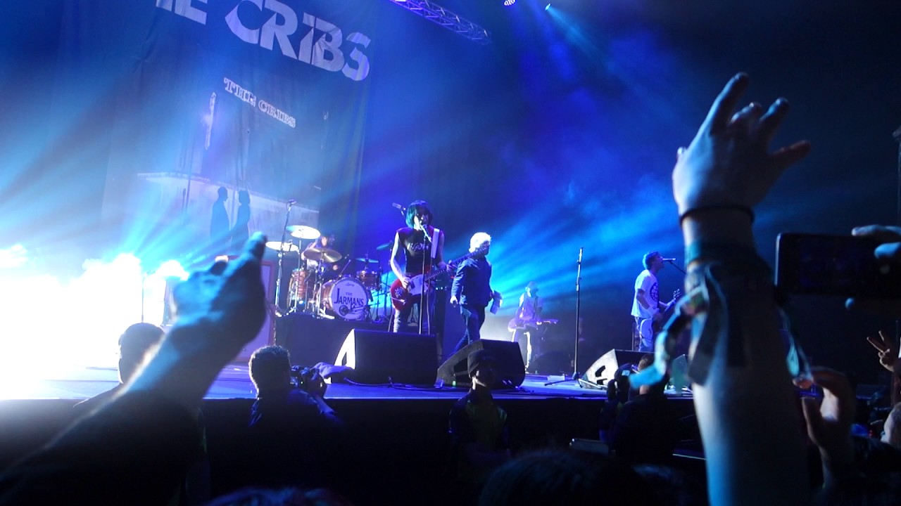 The Cribs ft. Lee Ranaldo Be Safe (Live Leeds Arena) YouTube