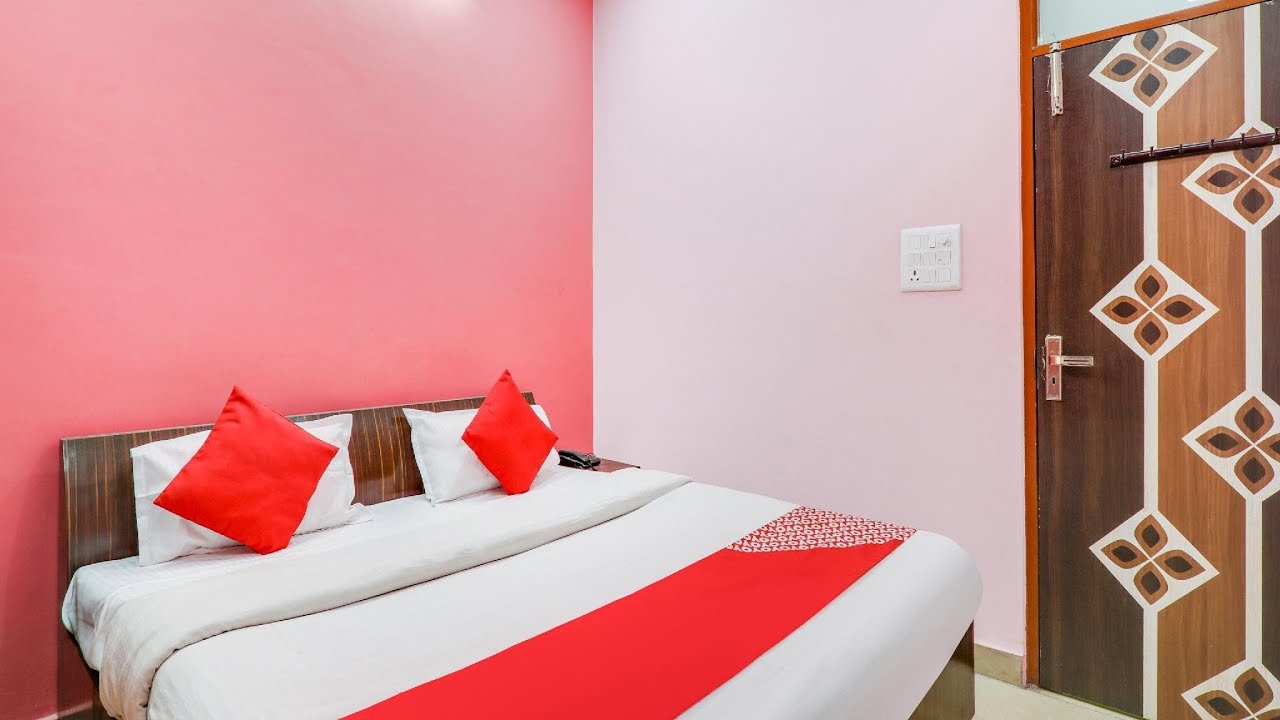 OYO 76256 Trimurti Palace, Lucknow, India