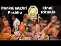 Touching record of pankajanghri prabhus final rites and cremation by the ganges