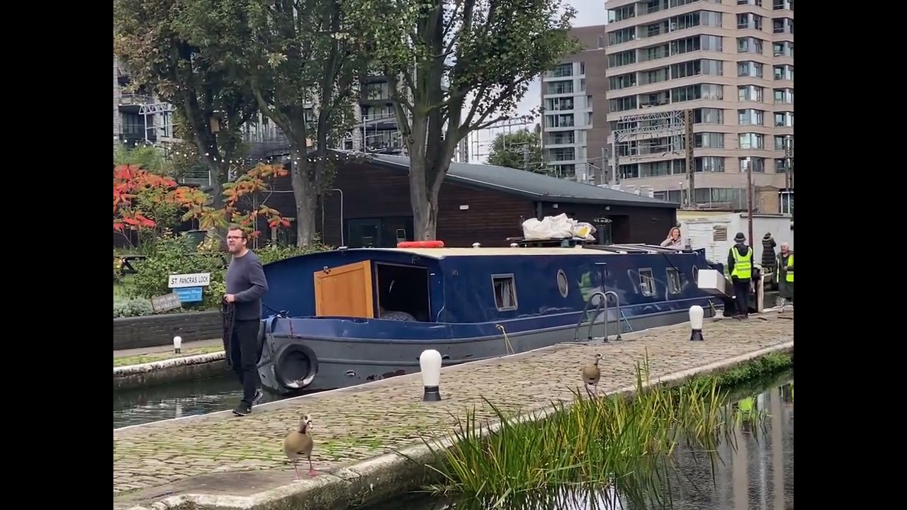 Entering St Pancras Lock