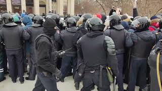 В Новосибирске полиция жестко подавила протест 