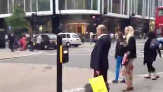 iPhone 4S : Walkerlapse  - Instagram Hyperlapse through Oxford Street
