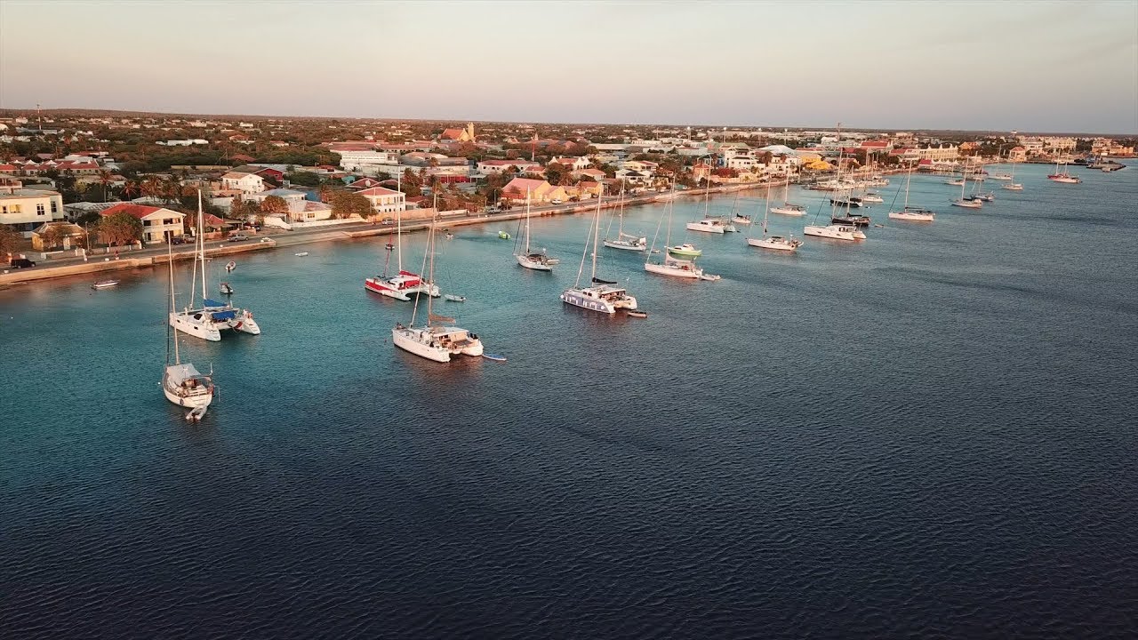 CHEGAMOS NO CARIBE HOLANDÊS: Curtindo a Copa do Mundo em Bonaire – Unforgettable Sailing (Ep.55)