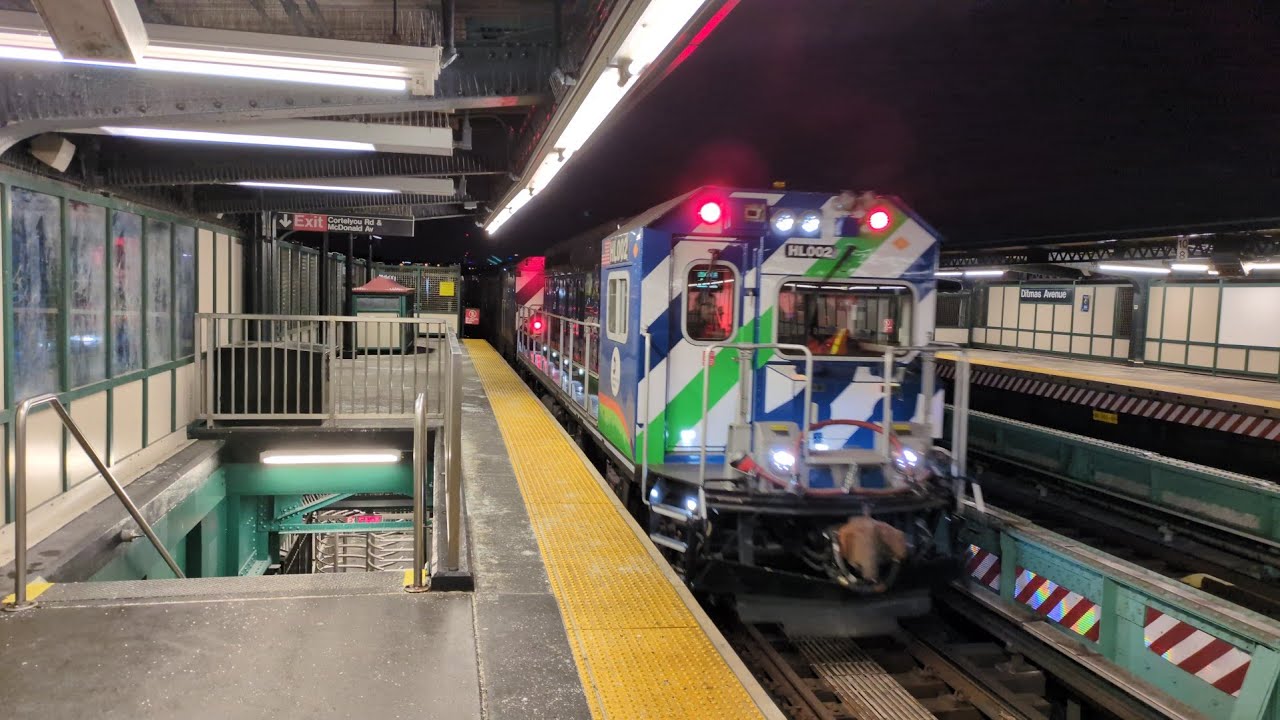 NYC Subway: R255 HL002 on Vaktrak 3 via the F Line at Ditmas Avenue