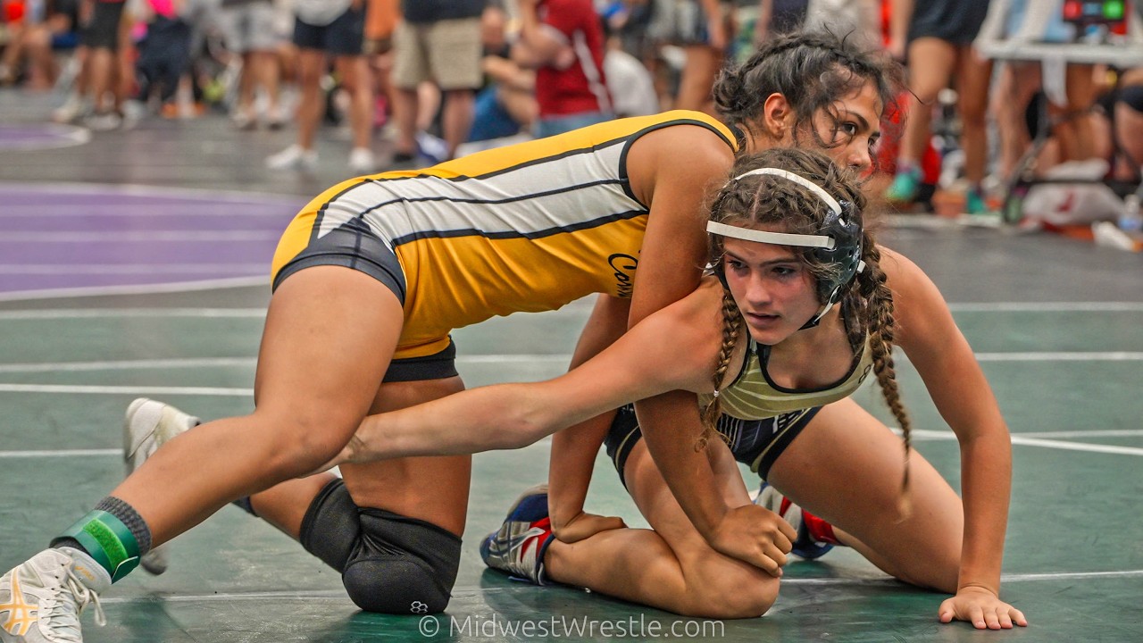 120 – Catalina Pacheco {G} of Illinois CornStars vs. Kyra Dyer {R} of Indiana Inferno