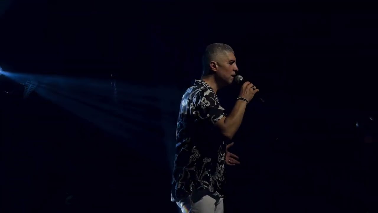 Özcan Deniz Dön Desem Cahide Alaçatı konserimizden Solistime Keyboard/Piano ile eşlikteyim