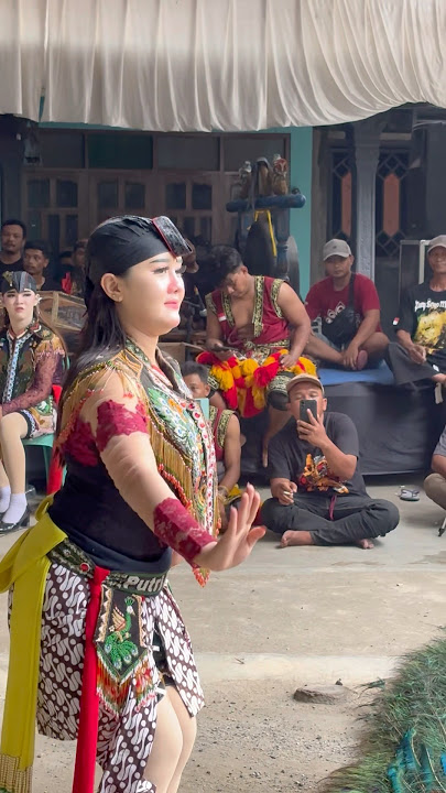 Goyang mantap putri zaa bokong Semok #short #shorts #shortvideo #shortsvideo