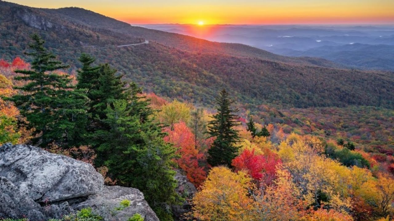 BEAUTIFUL FALL FOLIAGE...through Gatlinburg and HIGHER!!! YouTube