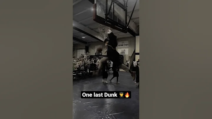 He DUNKED at GRADUATION 😱👨‍🎓🏀 #shorts