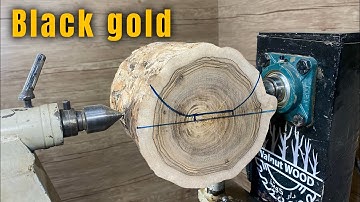 Woodturning black walnut log to bowl 