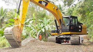 Cool!! Excavator And Self Loader Truck Working On Road Construction