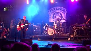 Fun Lovin' Criminals -  Scooby Snacks