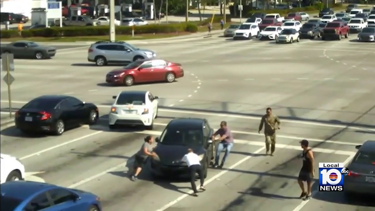 Good Samaritans help unconscious driver in Boynton Beach