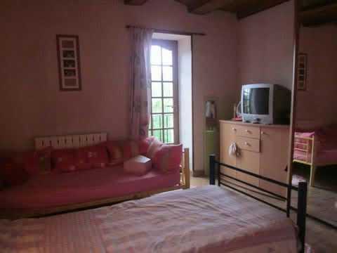 6BED | 2BATH | € 199000 | House | Nimes, France | MapFlagged