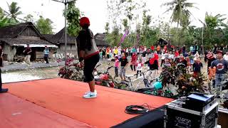Senam kreasi dangdut 'aku meriang' bersama cinta_retno