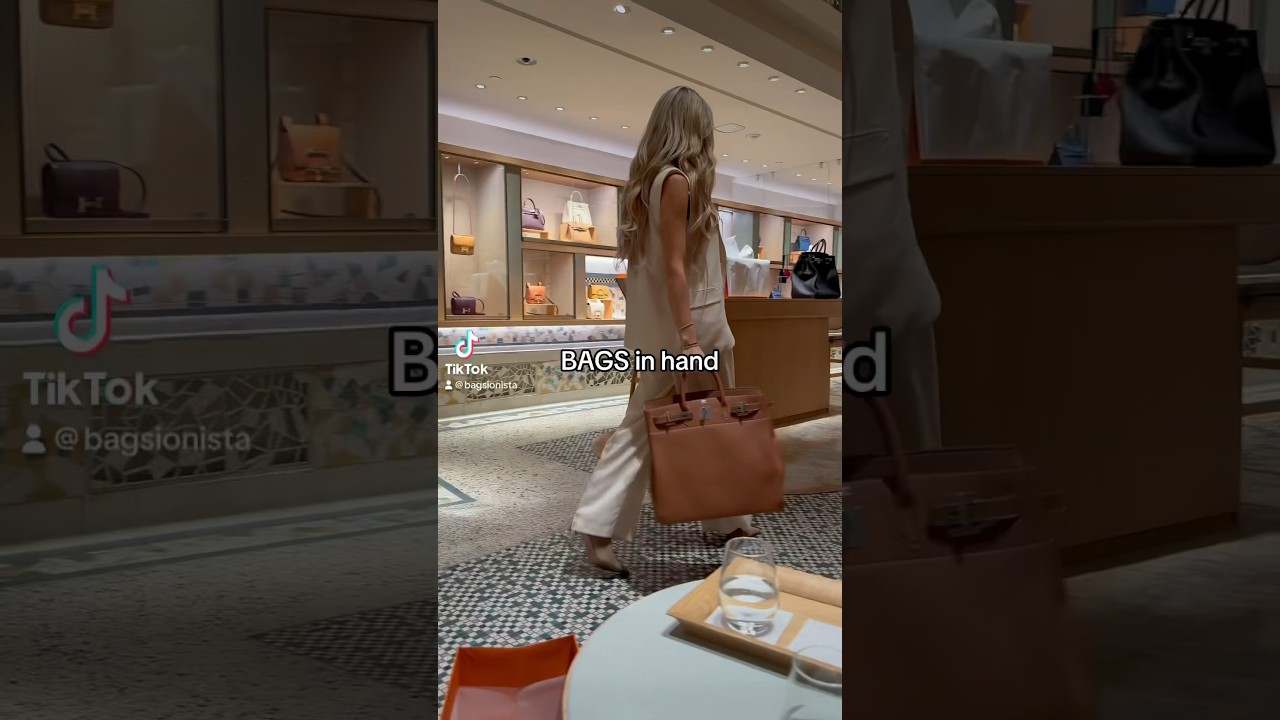 Birkin 40 -the bigger the birkin the better! Are we team gold 🤎 or team black?🖤 