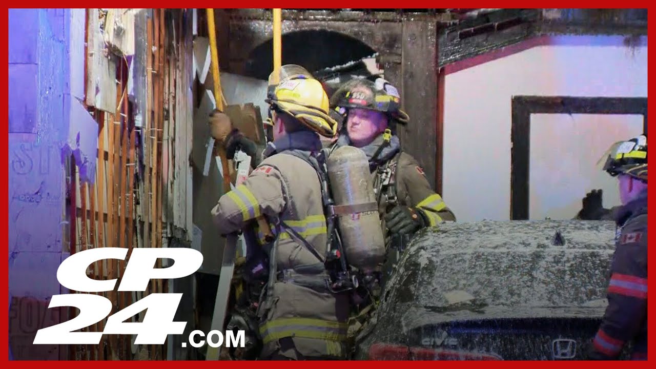 Fire rips through home in Brampton - YouTube