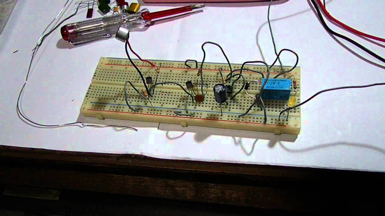 Clapping Sound Activate Switch using 555 timer and condenser