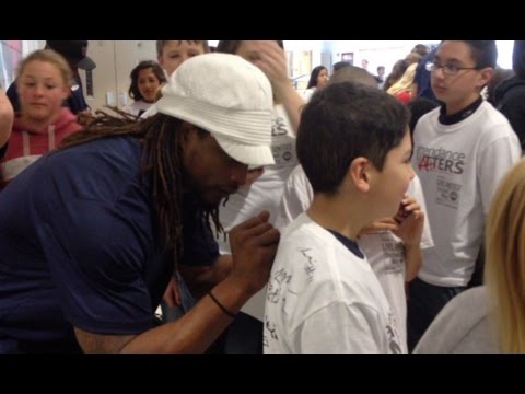 Tri Cities Fever players visit Finley Middle School