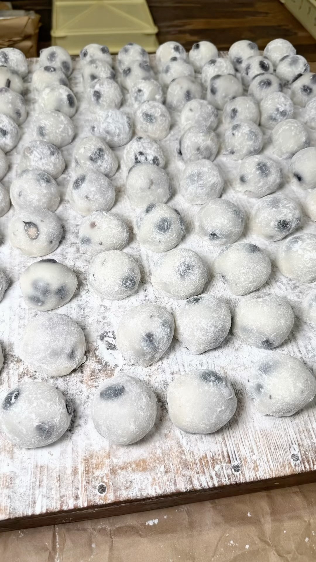 全国から注文が絶えない極上の豆大福🫘 - YouTube