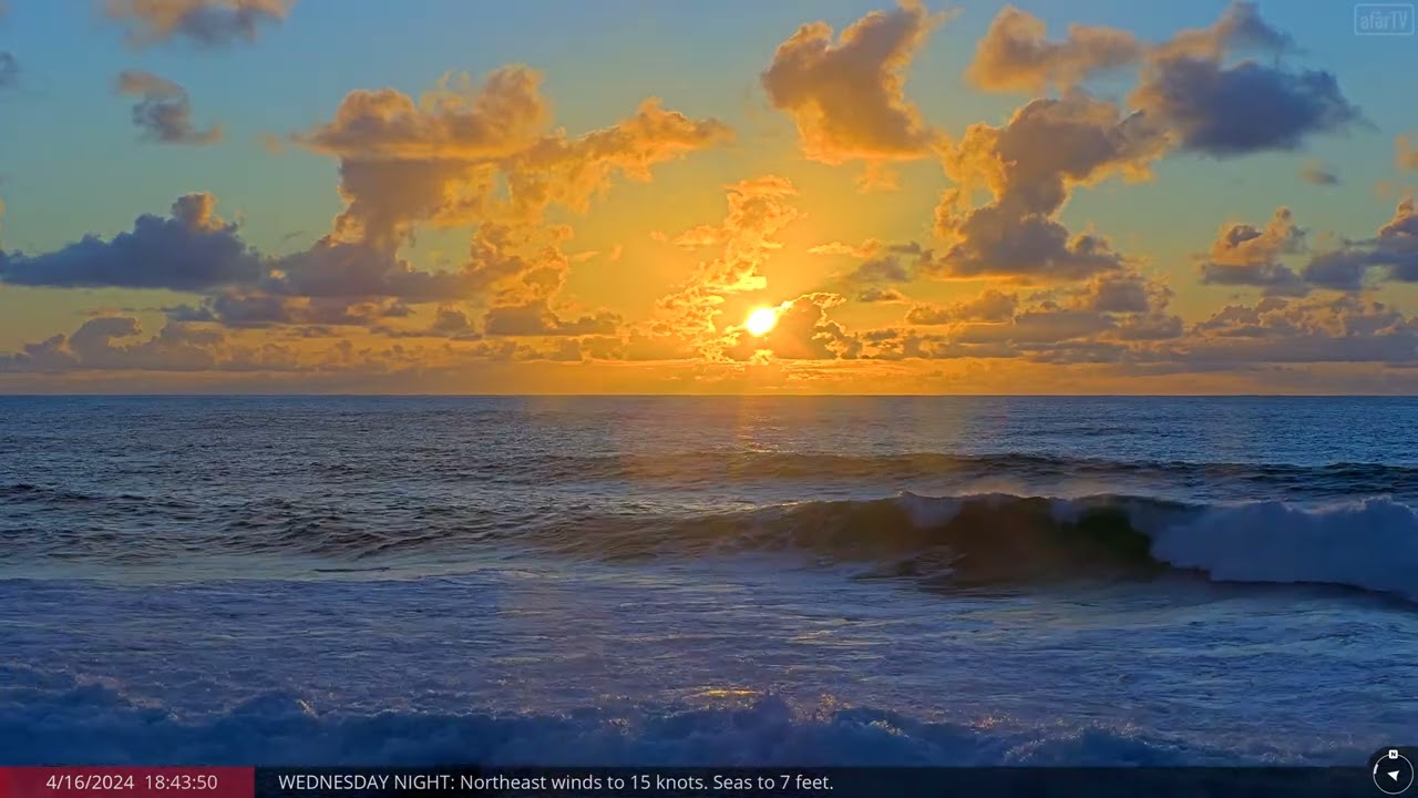 Apr 16, 2024: Beautiful Sunset over the Pacific Ocean in Hawaii