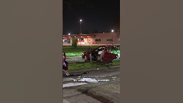 Auto doormidden gescheurd bij zwaar ongeval | Shorts