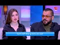 منذر رياحنة يهدي زوجته بيت شعر على الهوا وياسمين عز تنبهر وتعلق هو لسه في حب كده 