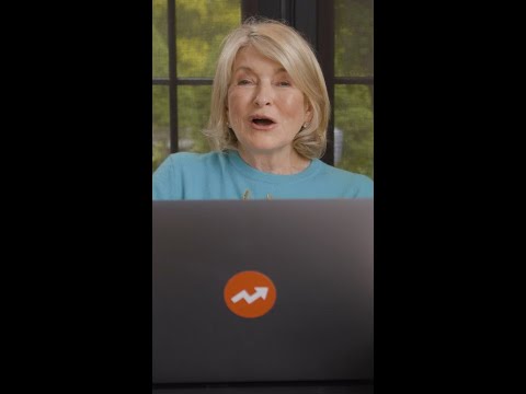 Martha Stewart & Snoop Dogg Take a “What’s the Phobia?” Quiz