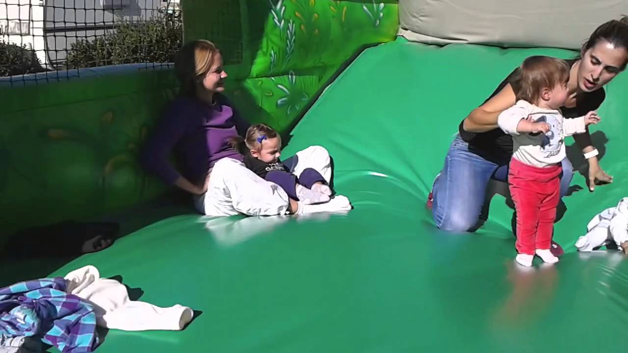 Diversion en el castillo inflable